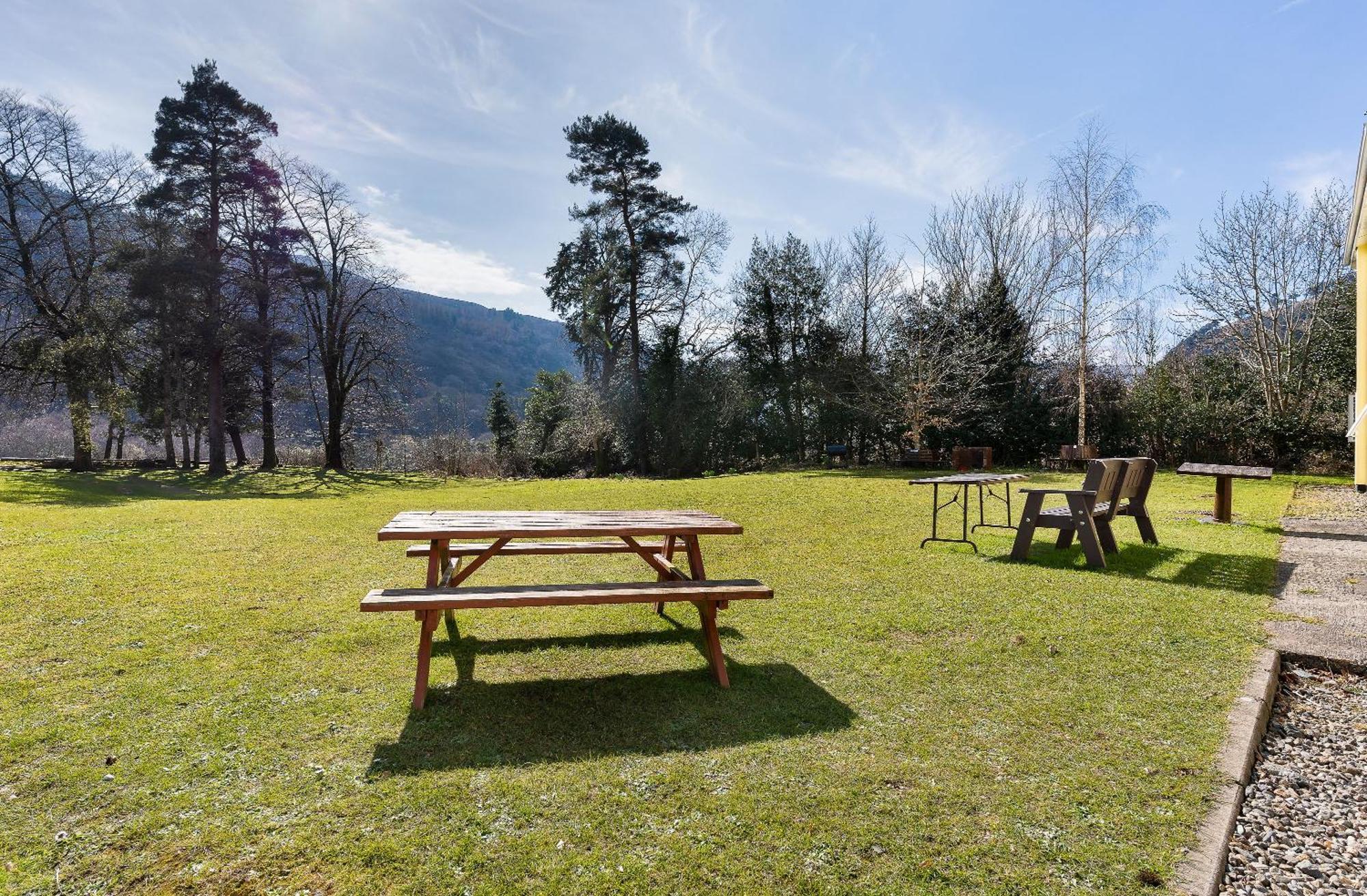 Glendalough International Youth Hostel Laragh Exterior photo